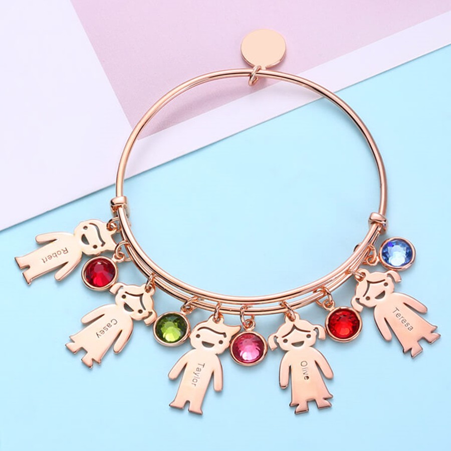 Bracelet jonc personnalisé avec pierre de naissance plaquée or rose 18 carats avec 1 à 12 noms gravés sur le charme de l'enfant