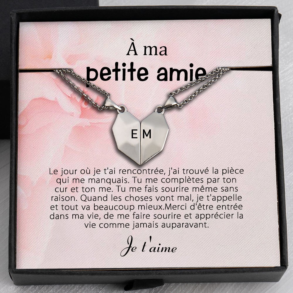 À ma petite amie 2 Pièces Collier Prénom Magnétique Interattraction en Forme de Coeur Personnalisé Saint Valentin