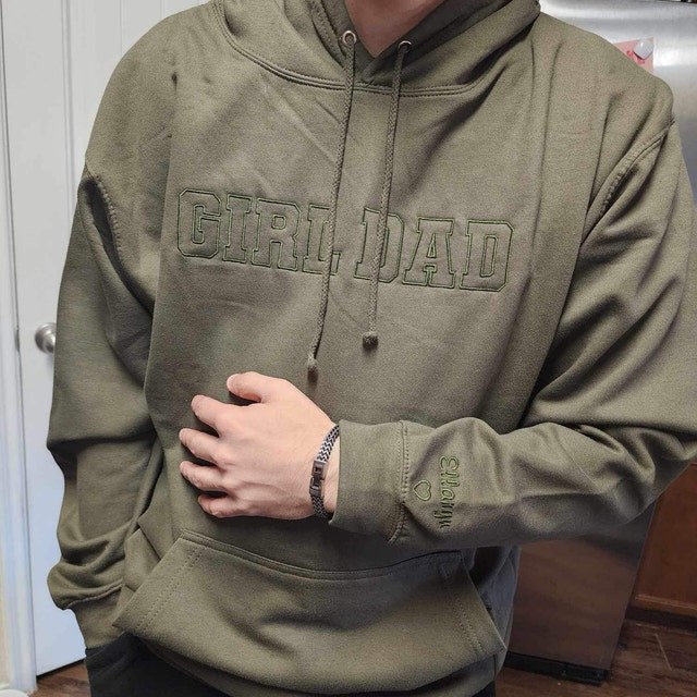 Sweat à capuche personnalisé brodé pour papa avec les noms des enfants pour cadeau de fête des pères