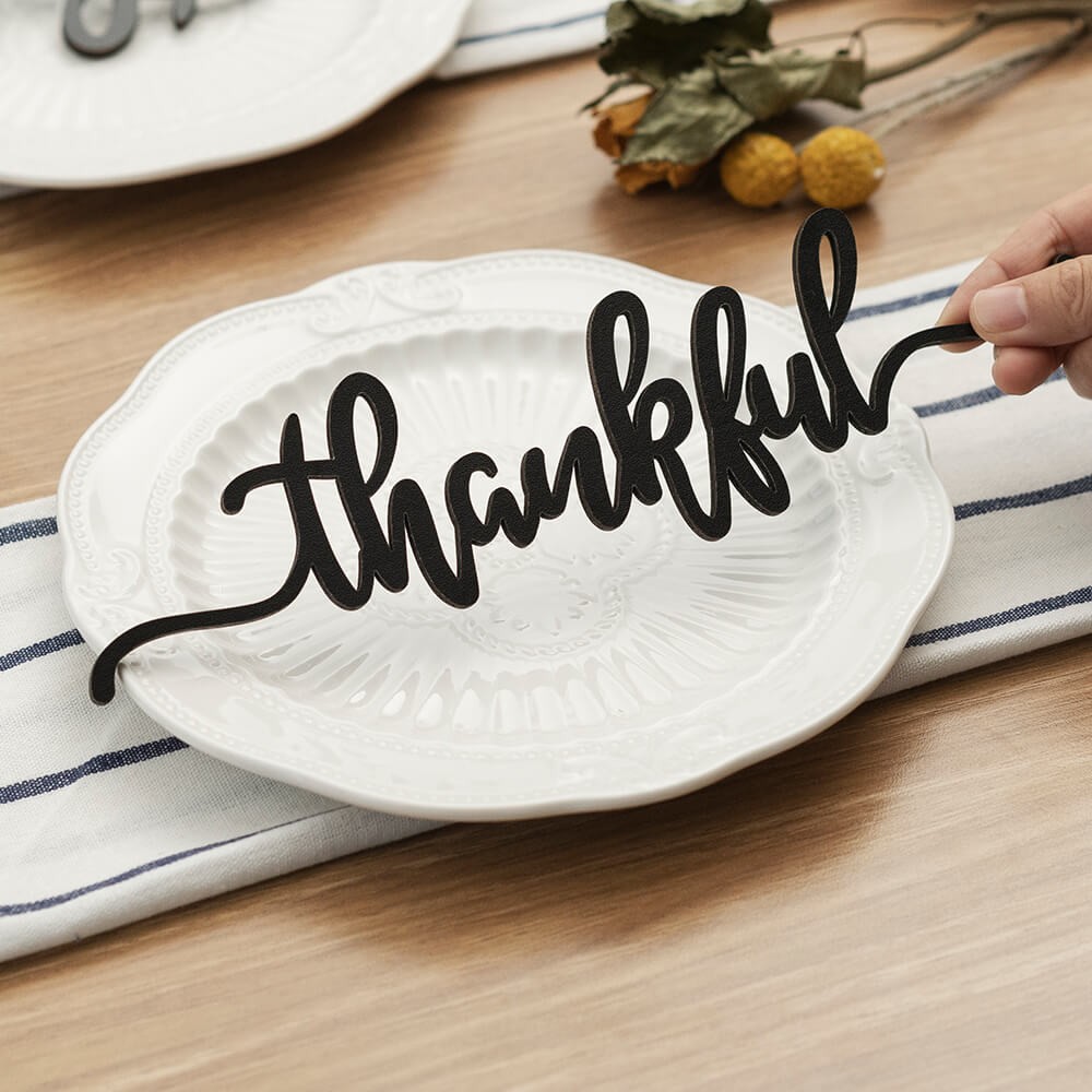 Cartes de place de Thanksgiving pour la décoration de la table à manger Signe de mots reconnaissants