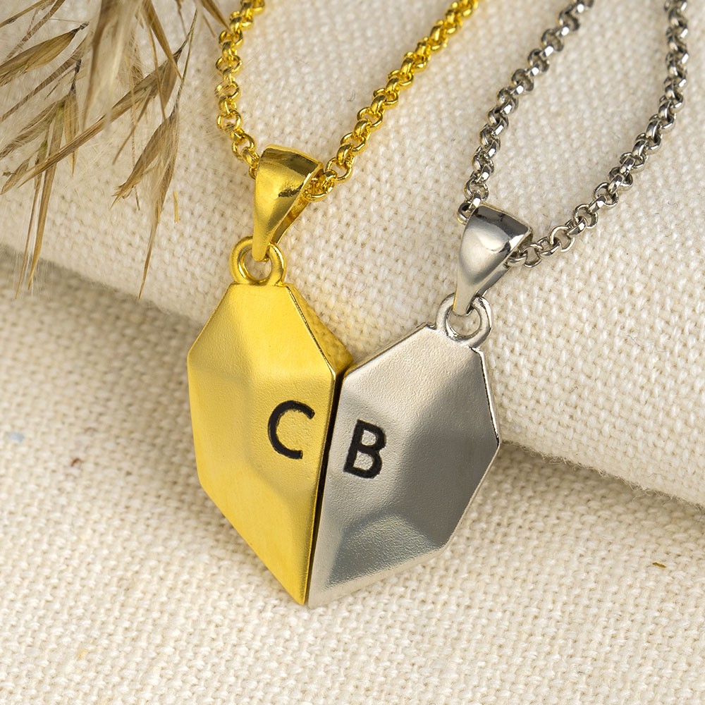 2 Pièces Collier Prénom Magnétique Interattraction en Forme de Coeur Personnalisé Saint Valentin