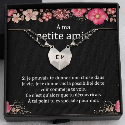 À ma petite amie 2 Pièces Collier Prénom Magnétique Interattraction en Forme de Coeur Personnalisé Saint Valentin