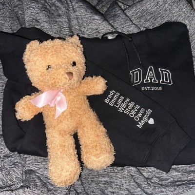 Sweat à capuche personnalisé brodé pour papa avec les noms des enfants pour cadeau de fête des pères