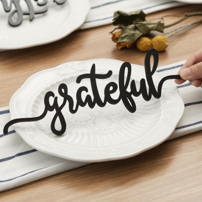 Cartes de place de Thanksgiving pour la décoration de la table à manger signe de mots reconnaissants