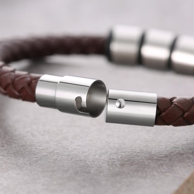 Bracelet en cuir noir personnalisé avec nom de tresse de 1 à 10 perles