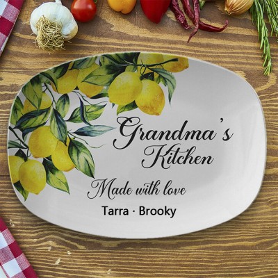 Plateau personnalisé de cuisine de grand-mère fait avec amour avec le nom d'enfants pour la fête de Noël des mères