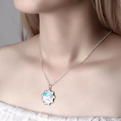 Collier photo en forme de soleil