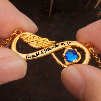 Colliers personnalisés d'aile d'ange d'infini de nom avec la pierre de naissance