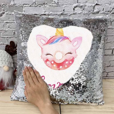 Cadeau d'anniversaire de fille d'oreiller de ruban de nom de sequin personnalisé